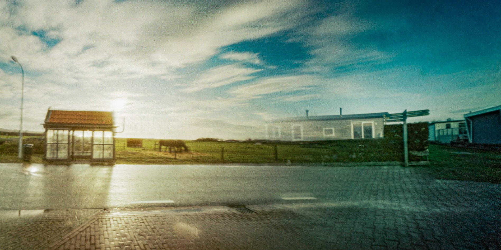 Lochkamera-Bild: flaches Land im Abendlicht